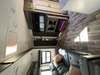 Image 2 for Mountain Laurel -34 ft Ventura Sporttrek  Bunkhous