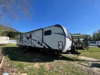 Image 14 for Mountain Laurel -34 ft Ventura Sporttrek  Bunkhous