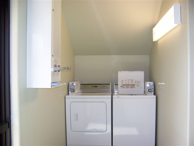 Image 6 for 22) Single Queen Bed with Kitchenette