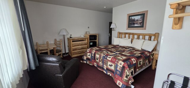 Image 2 for King Suites