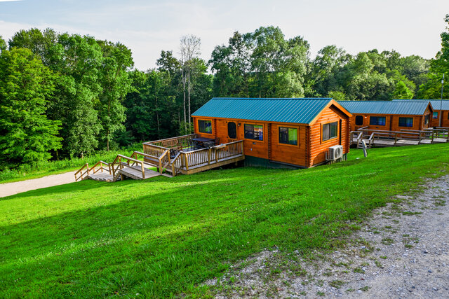 Image 18 for Goldfinch Log Cabin #105