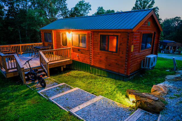 Image 1 for Magpie Log Cabin #111