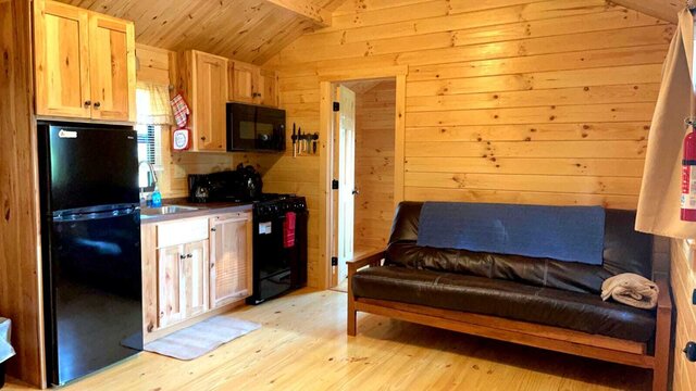 Image 19 for Magpie Log Cabin #111