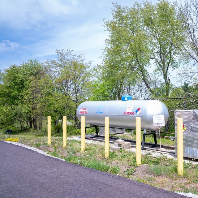 Image 10 for Deluxe Full Hook-Up Pull-thru RV Site #21