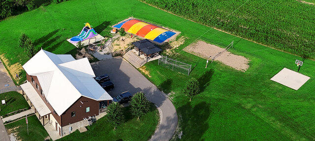 Image 19 for Goldfinch Log Cabin #105