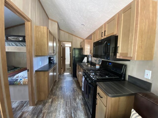 Image 15 for Cardinal Farmhouse Cabin #101