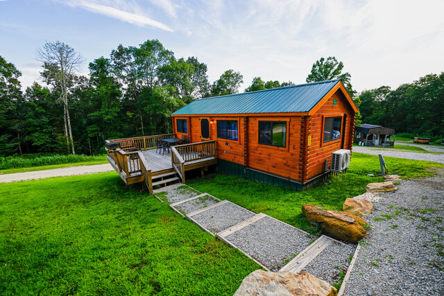 Image 16 for Goldfinch Log Cabin #105