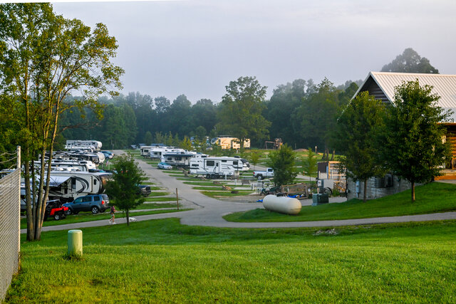 Image 4 for Deluxe Full Hook-Up Pull-thru RV Site #21