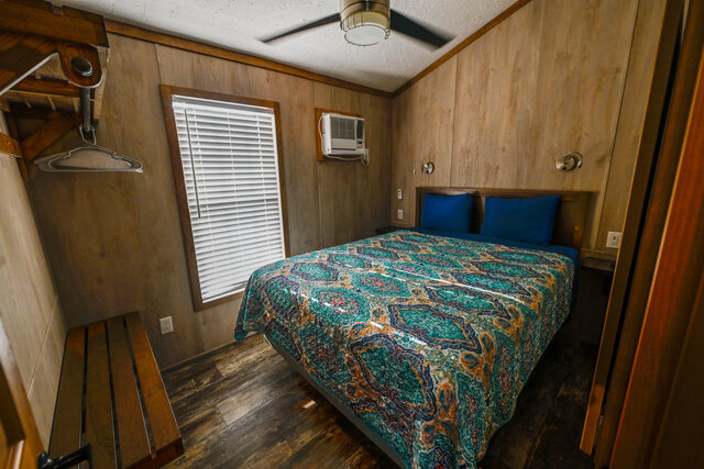 Image 9 for Dove Farmhouse Cabin #102