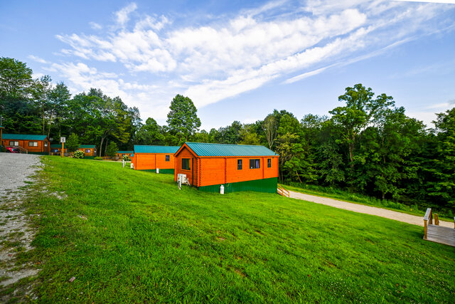 Image 12 for Goldfinch Log Cabin #105