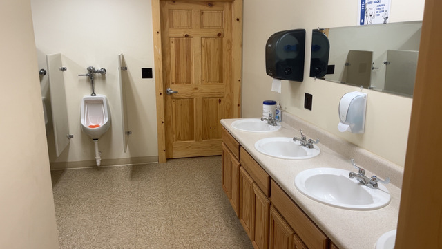Image 4 for C 03)B Cabin