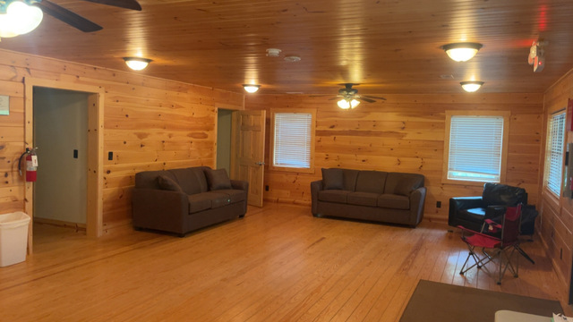 Image 5 for C 03)B Cabin