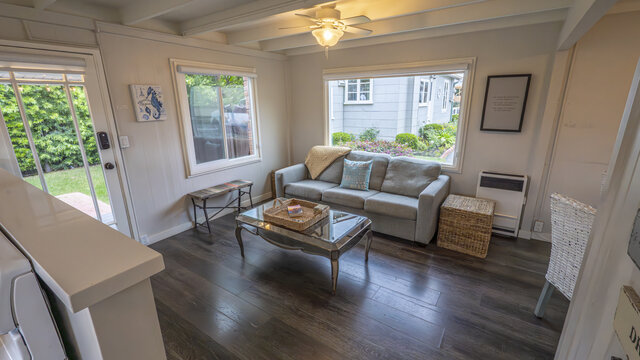 Image 6 for Blue Cottage (Seahorse) "Middle Unit" 265