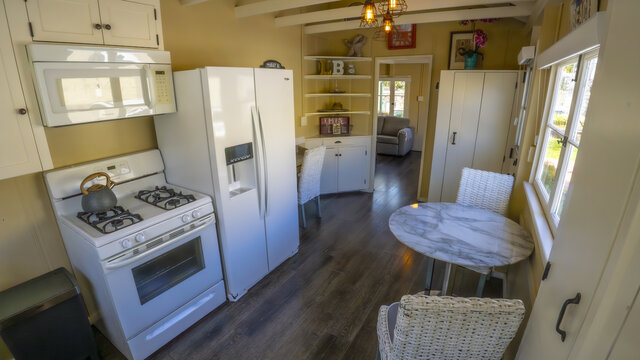 Image 11 for Green Cottage (Starfish) "Front Unit" 255