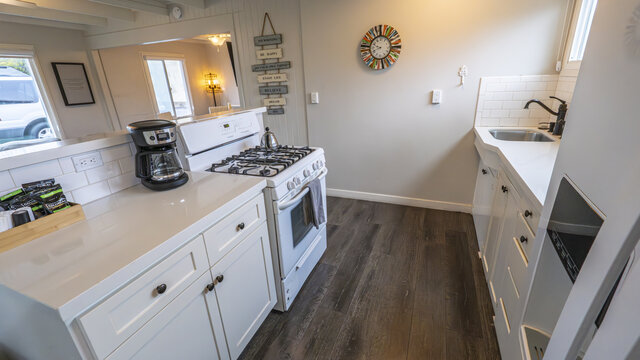 Image 9 for Blue Cottage (Seahorse) "Middle Unit" 265