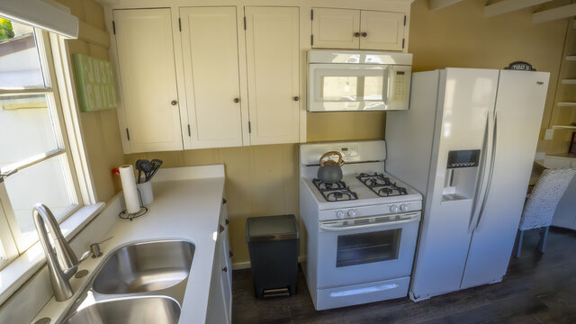 Image 12 for Green Cottage (Starfish) "Front Unit" 255