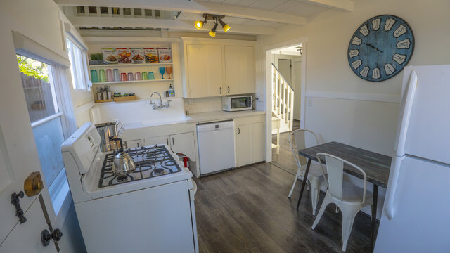 Image 9 for Yellow Cottage (Mermaid) 255 1/2