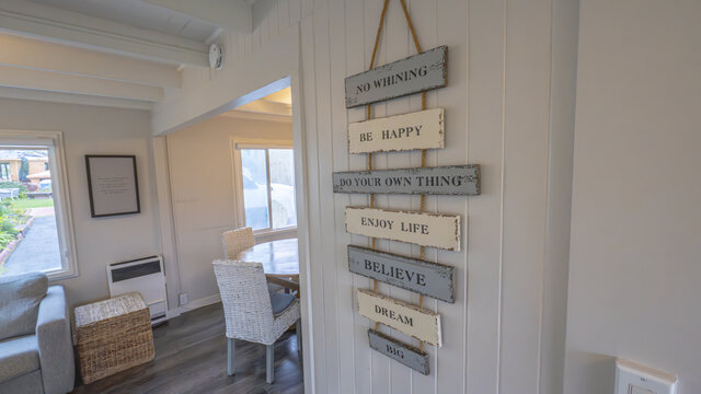 Image 18 for Blue Cottage (Seahorse) "Middle Unit" 265