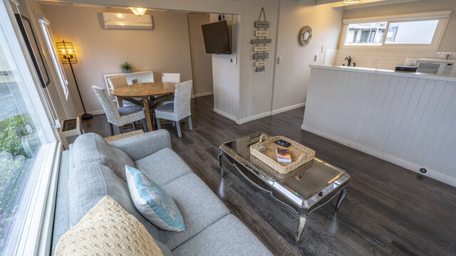 Image 7 for Blue Cottage (Seahorse) "Middle Unit" 265