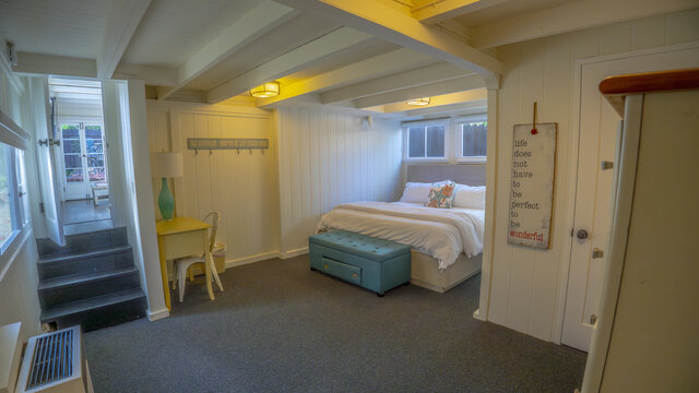 Image 21 for Yellow Cottage (Mermaid) 255 1/2