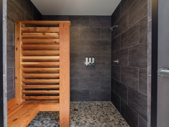 Image 19 for Bearly Behaving - Couples Glamping Cabin