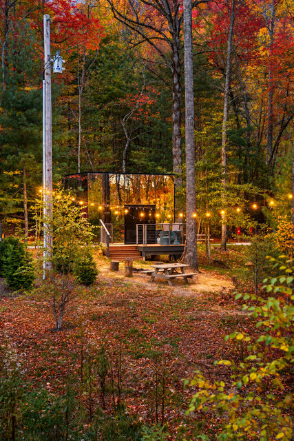 Image 3 for Looking Glass - King Mirror Cabin