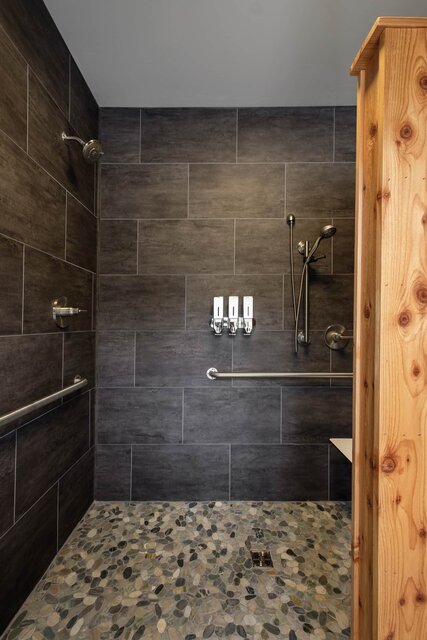 Image 17 for Bearly Behaving - Couples Glamping Cabin