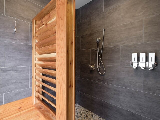 Image 11 for Couples Mirror Cabins