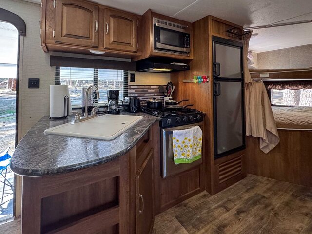 Image 5 for 027) RV Rental 27ft Springdale Bunk