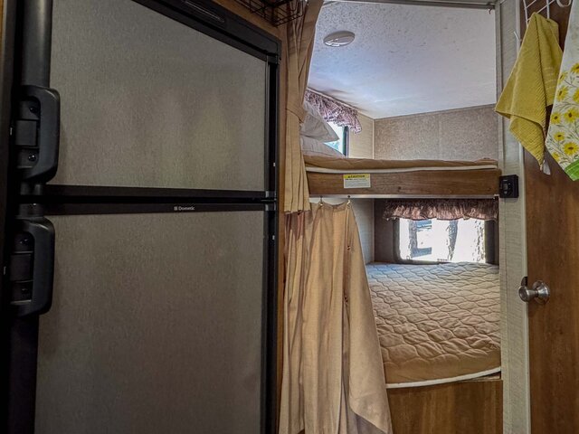 Image 7 for 027) RV Rental 27ft Springdale Bunk