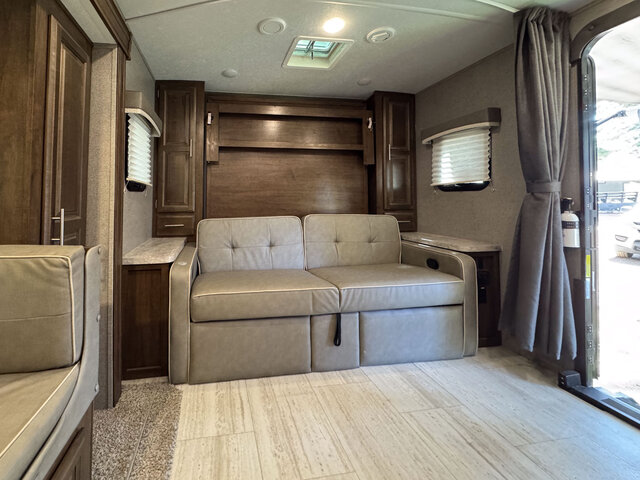 Image 8 for 025) RV Rental 26ft Mini Light