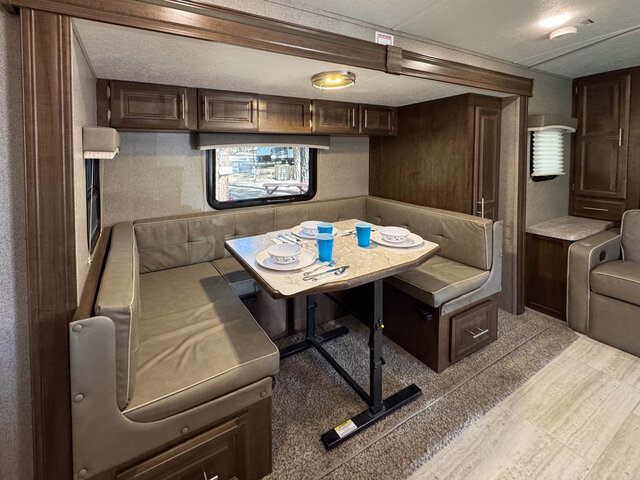 Image 7 for 025) RV Rental 26ft Mini Light