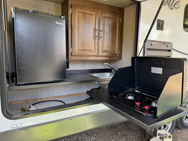 Image 3 for 025) RV Rental 26ft Mini Light