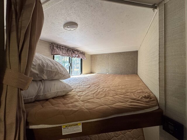 Image 8 for 027) RV Rental 27ft Springdale Bunk