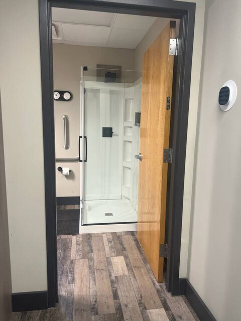 Image 16 for Dragonfly Loft, Hot Tub, River View