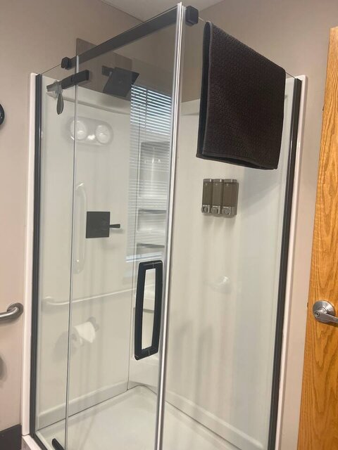 Image 15 for Dragonfly Loft, Hot Tub, River View