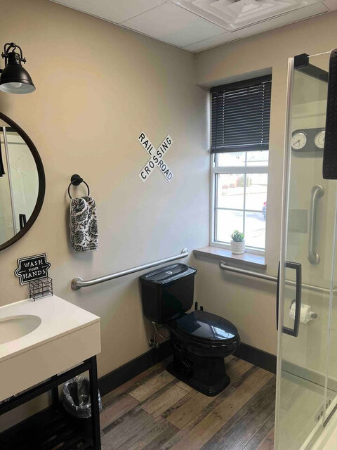 Image 14 for Dragonfly Loft, Hot Tub, River View