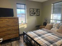 Image 20 for Dragonfly Loft, Hot Tub, River View