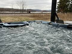 Image 5 for Dragonfly Loft, Hot Tub, River View