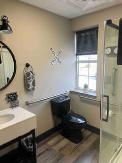 Image 18 for Dragonfly Loft, Hot Tub, River View