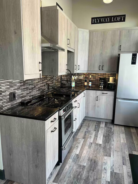 Image 25 for Dragonfly Loft, Hot Tub, River View