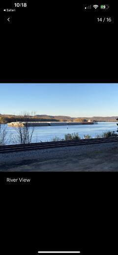 Image 7 for Dragonfly Loft, Hot Tub, River View