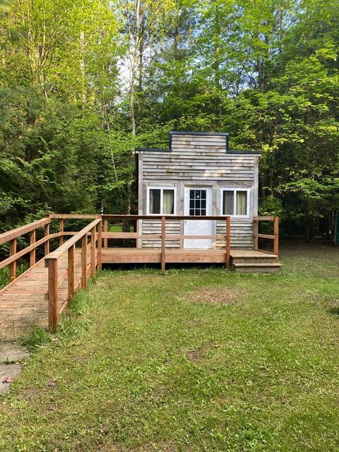 Image 1 for 025) Cabin