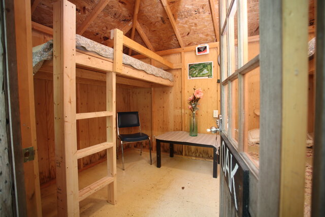 Image 2 for 032) Cabin