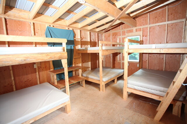Image 3 for 006) Cabin