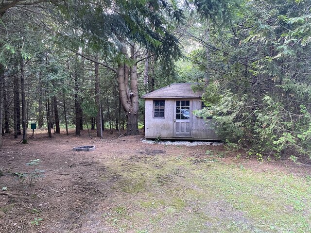 Image 4 for 074) Cabin
