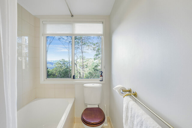 Image 11 for Train - Eastbound cabin