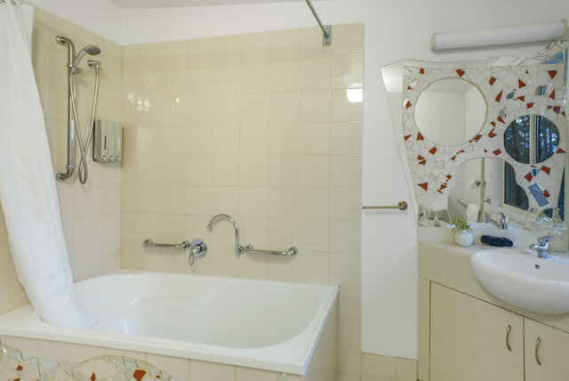 Image 14 for Train - Westbound cabin