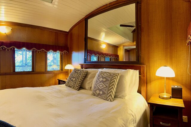 Image 20 for Train - Westbound cabin