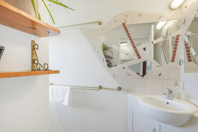 Image 7 for Train - Eastbound cabin